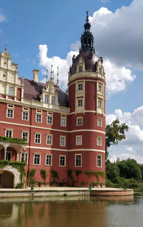 Zajazd Park Leknica Exterior photo